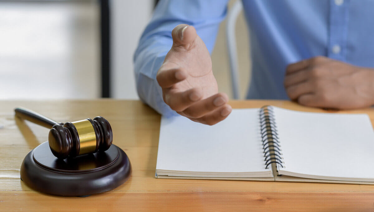 Comment reconnaître un bon avocat pénaliste à Paris ?