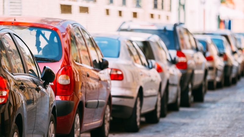 Stationnement en ville : astuces et solutions pratiques