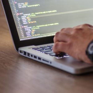 Webmaster Bayonne : pourquoi le local fait la différence